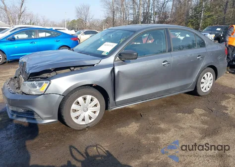 2015 Volkswagen Jetta 2.0L S z USA, uszkodzony, nr VIN 3VW2K7AJ5FM346633